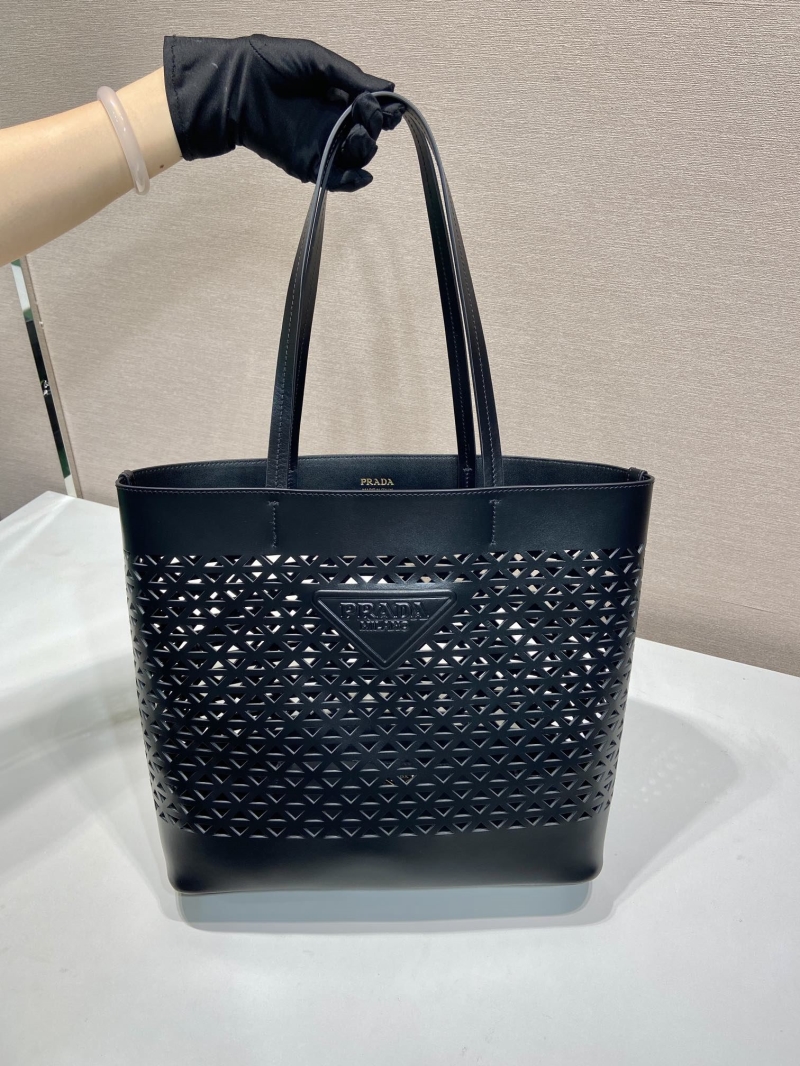 Pra*a tote bags